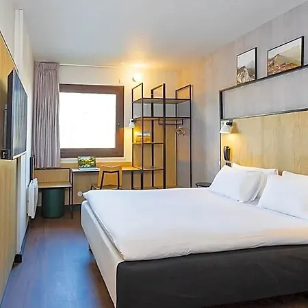Ibis Gare 3*
